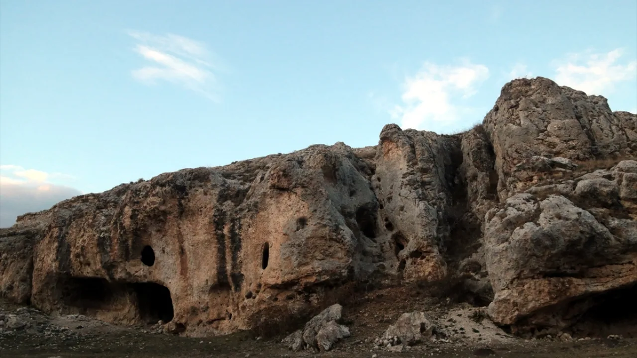Cunni Mağarası