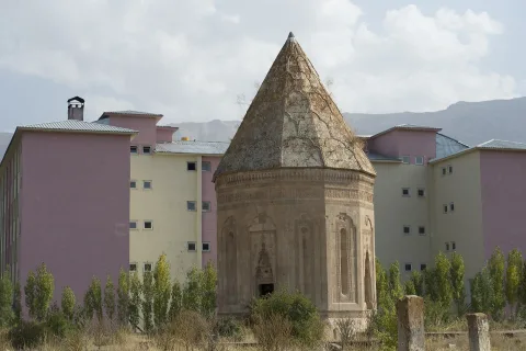 Gevaş Selçuklu Mezarlığı