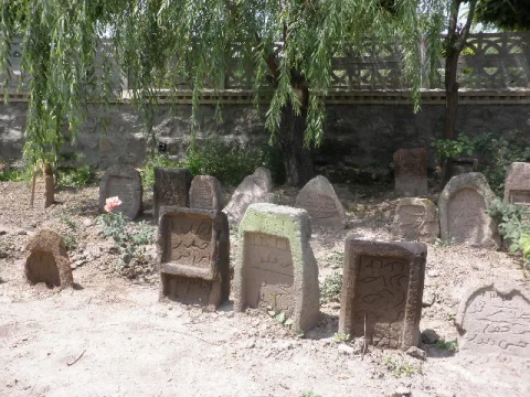 Koçbaşlı Mezar Taşları