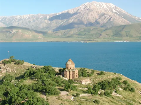 Artos (Çadır) Dağı