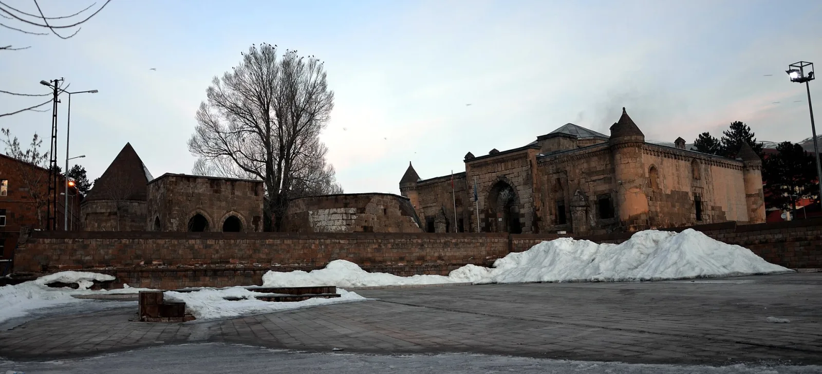 Bitlis'teki İhlasiye Medresesi