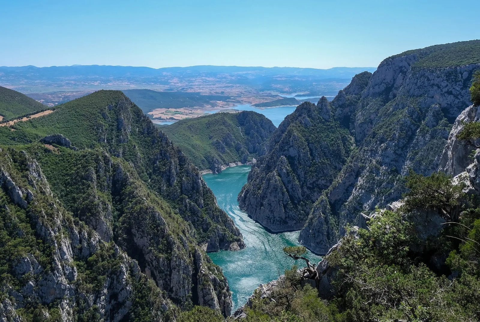 Şahinkaya Kanyonu ve Kızılırmak'ın yeşil suları